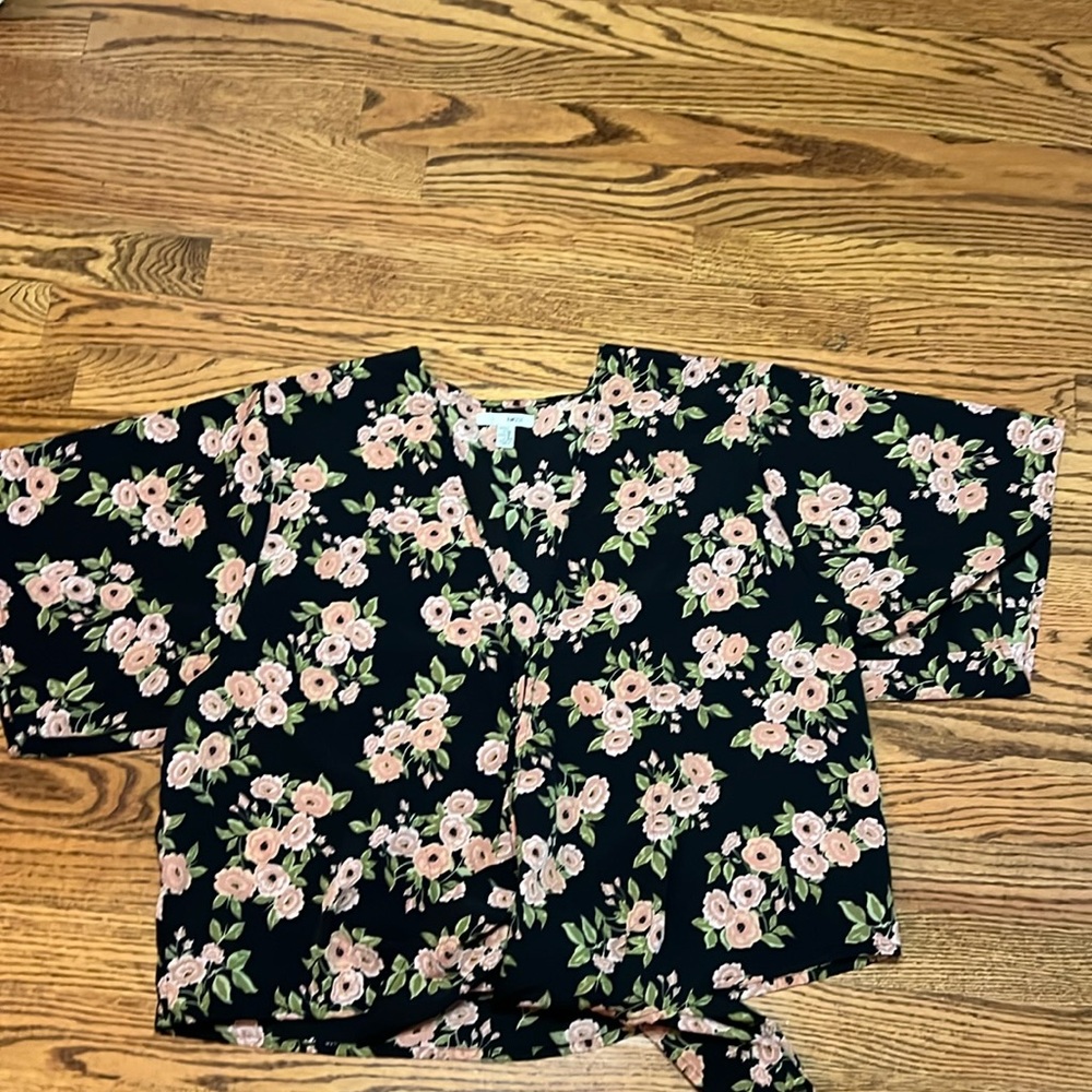 Floral  tie shirt. Worn once size large